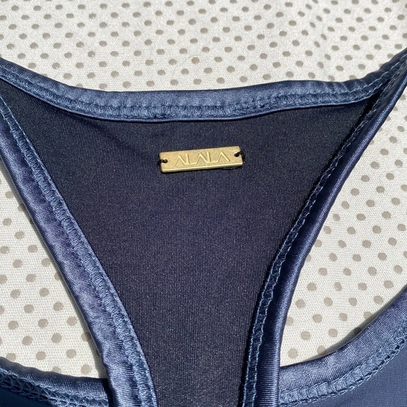 🌸Alala fitted wicking racerback performance tank in grey and black - Picture 7 of 11